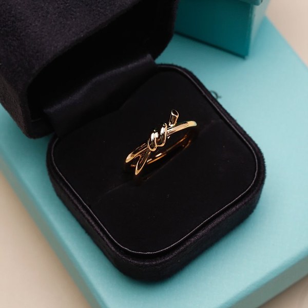 티파니앤코 노트 더블 로우 링 [매장가 370만원대]