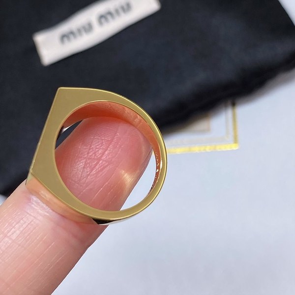 미우미우 메탈 링 [매장가 51만원대]