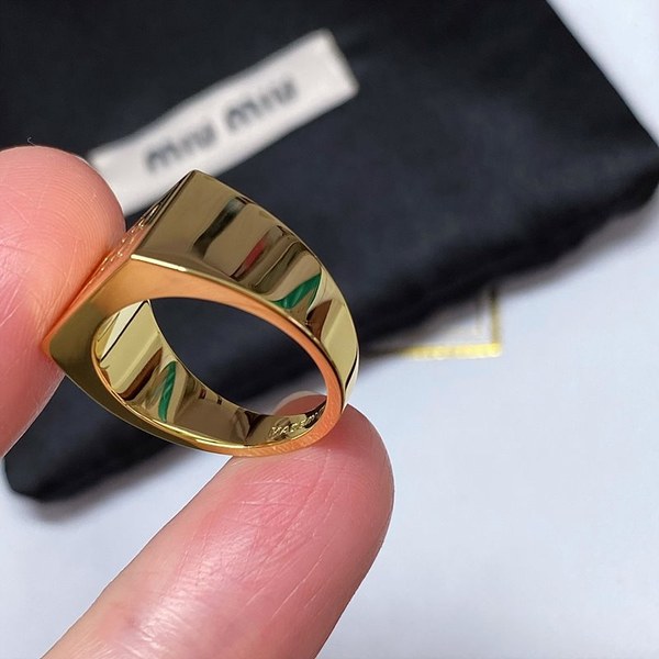 미우미우 메탈 링 [매장가 51만원대]