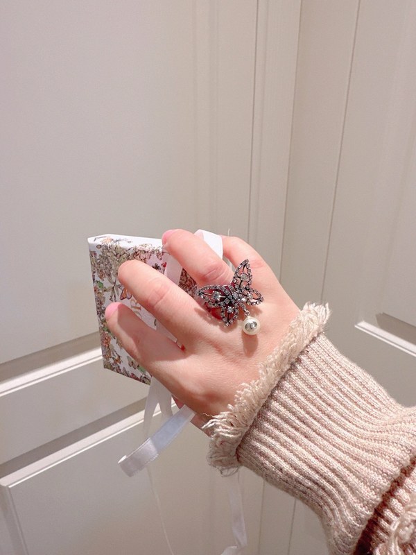 디올 나비 반지 [매장가 180만원대]