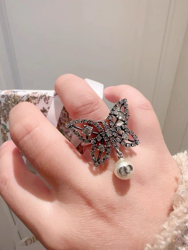 디올 나비 반지 [매장가 180만원대]