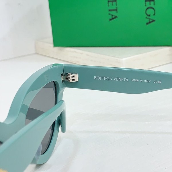 보테가베네타 샤프 캣 아이 선글라스 7color [매장가 59만원대]