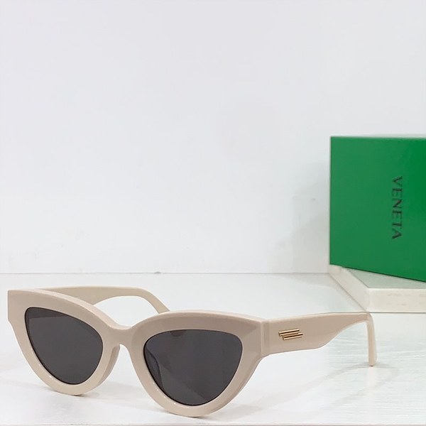 보테가베네타 샤프 캣 아이 선글라스 7color [매장가 59만원대]