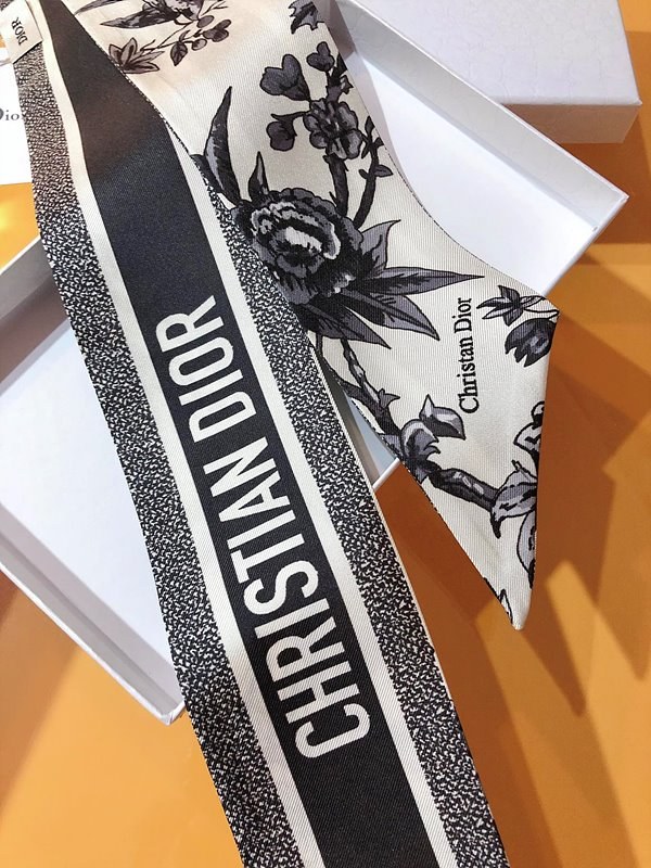 디올 Dior 미차 스카프 / JARDIN BOTANIQUE / 화이트