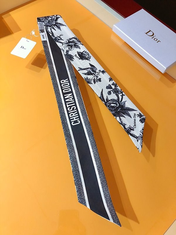 디올 Dior 미차 스카프 / JARDIN BOTANIQUE / 화이트