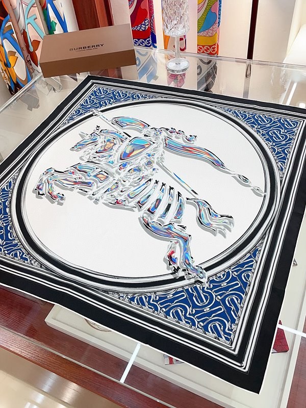 버버리 로고패턴 스카프 2COLOR [매장가 260만원대]