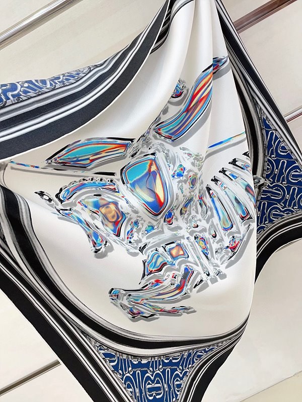 버버리 로고패턴 스카프 2COLOR [매장가 260만원대]