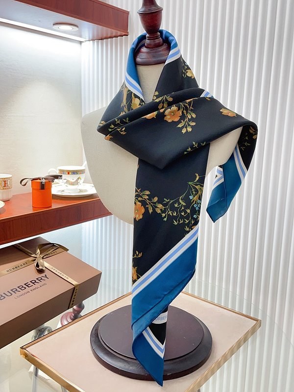 버버리 꽃무늬 스카프 2COLOR [매장가 260만원대]