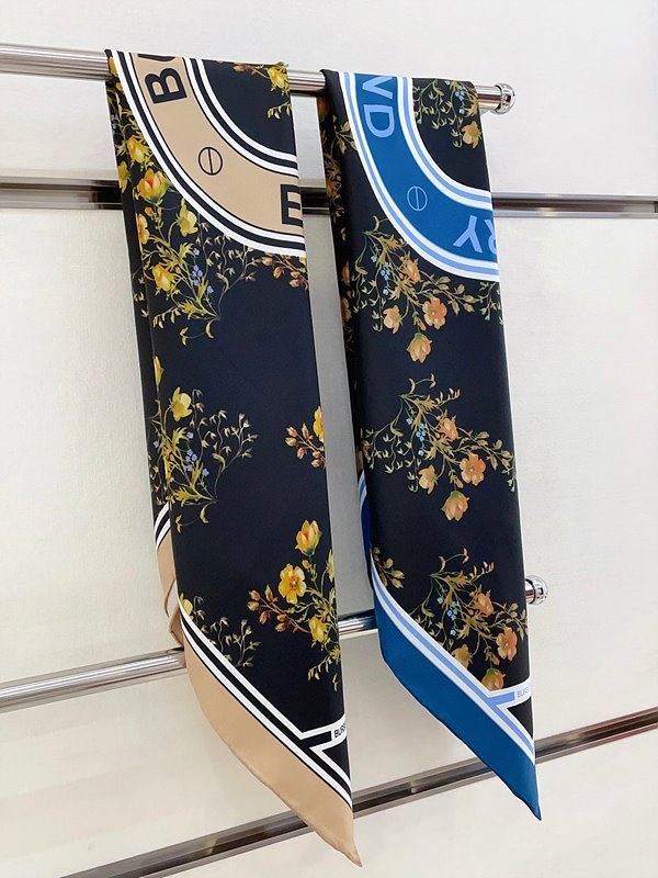 버버리 꽃무늬 스카프 2COLOR [매장가 260만원대]