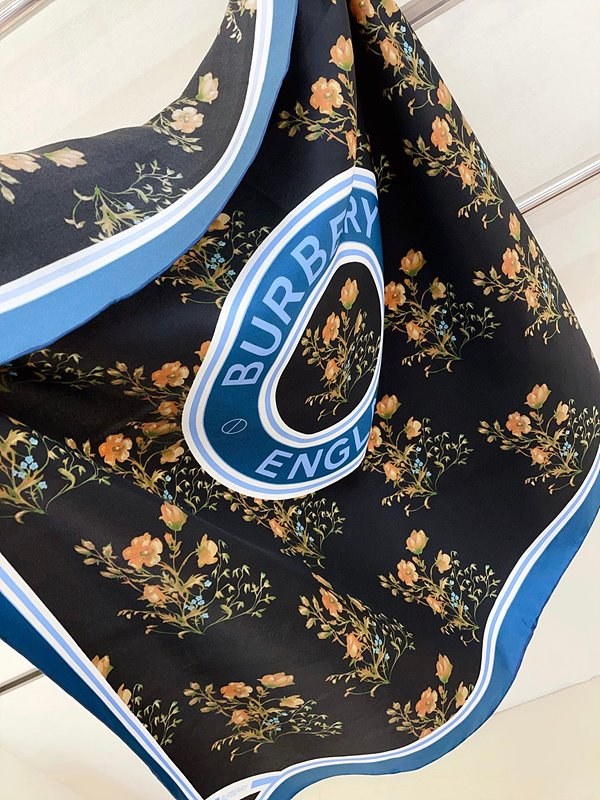 버버리 꽃무늬 스카프 2COLOR [매장가 260만원대]