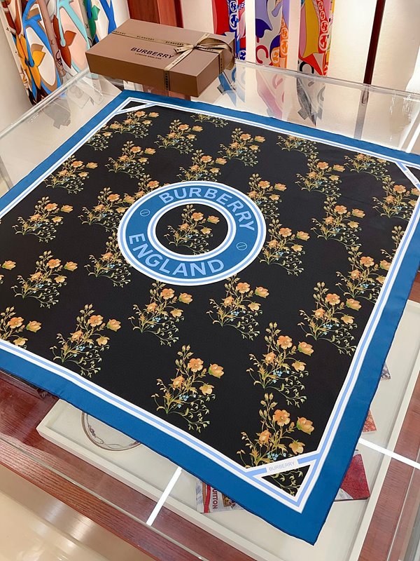 버버리 꽃무늬 스카프 2COLOR [매장가 260만원대]