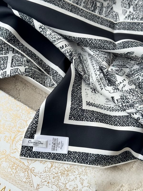 디올 파리지도 스카프 [매장가 350만원대]