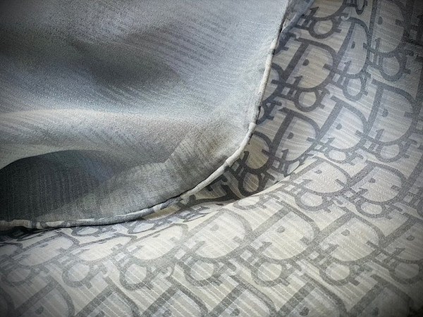 디올 실크 오블리크 스카프 [매장가 350만원대]