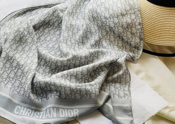 디올 실크 오블리크 스카프 [매장가 350만원대]