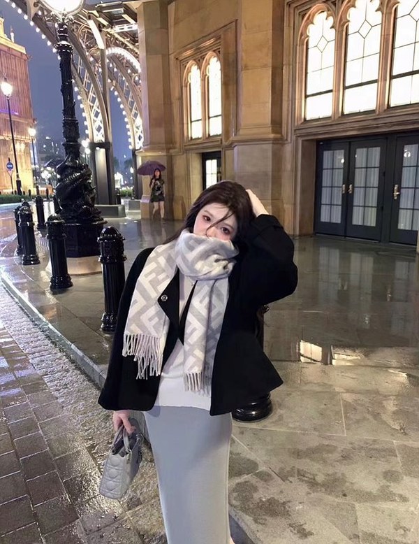 펜디 더블 F 실크 울 스카프 2COLOR [매장가 320만원대]