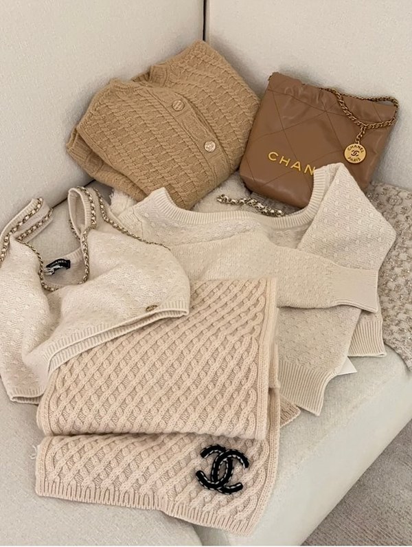 샤넬 울 롱 스카프 [매장가 320만원대]