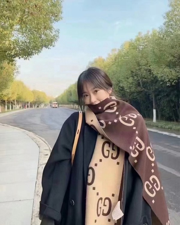 구찌 양면 오버사이즈 GG 패턴 스카프 [매장가 320만원대]