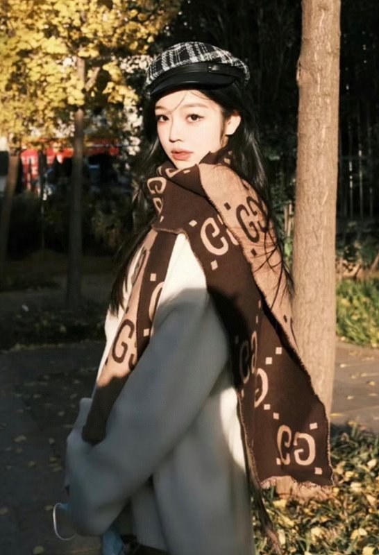 구찌 양면 오버사이즈 GG 패턴 스카프 [매장가 320만원대]