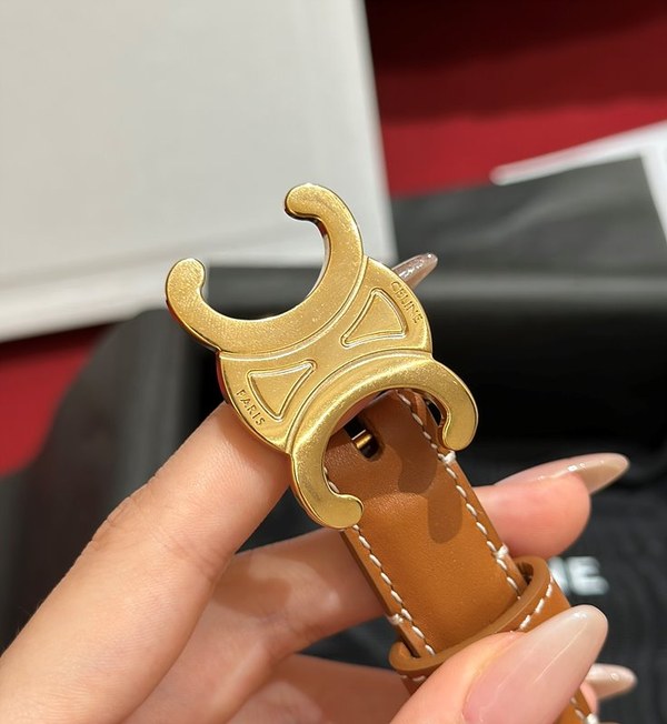 셀린느 스몰 트리옹프 벨트 [매장가 84만원대]