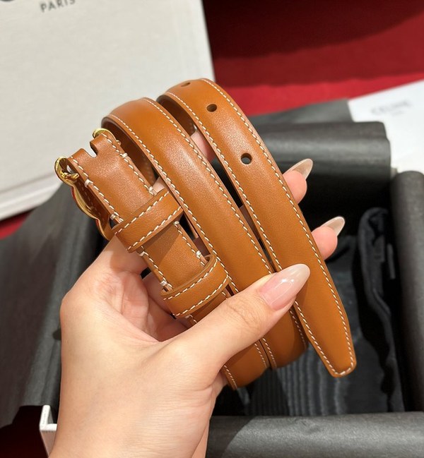 셀린느 스몰 트리옹프 벨트 [매장가 84만원대]