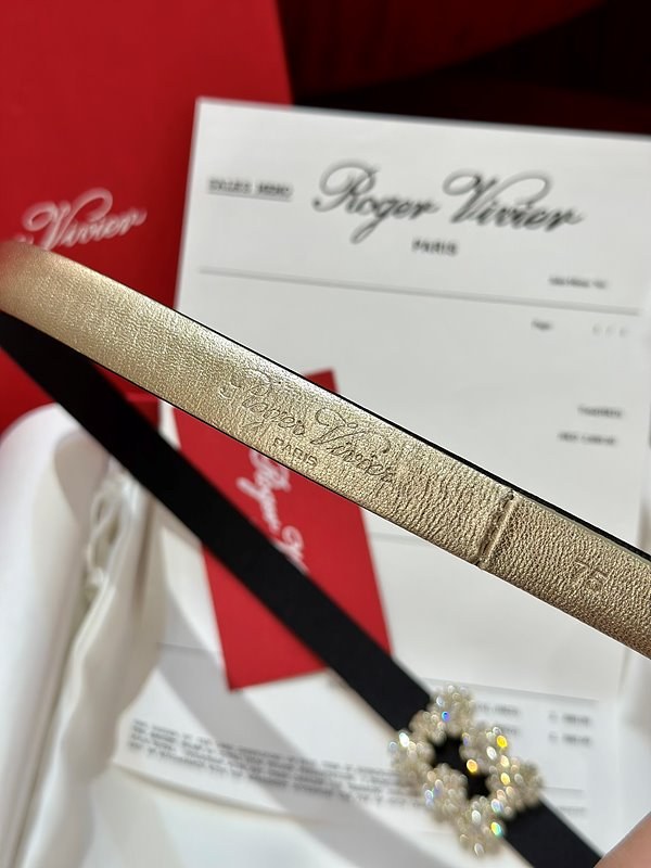 로저비비에 플라워 스트라스 버클 벨트 [매장가 123만원대]