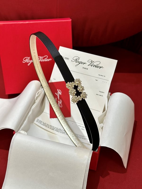 로저비비에 플라워 스트라스 버클 벨트 [매장가 123만원대]