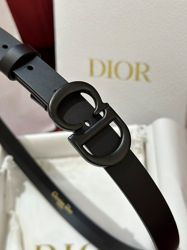 디올 Saddle 벨트 [매장가 83만원대]