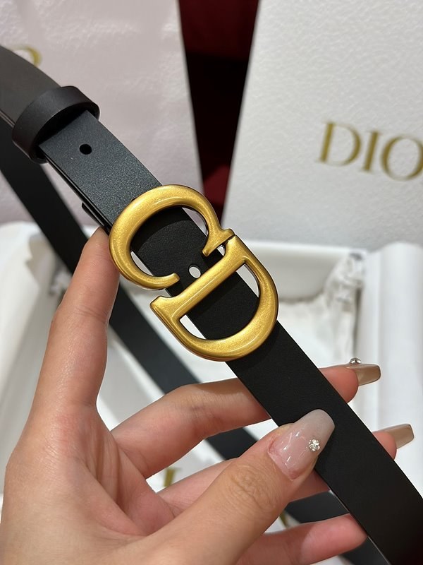 디올 Saddle 벨트 [매장가 83만원대]