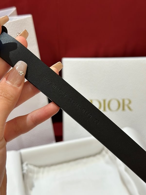 디올 Saddle 벨트 [매장가 83만원대]