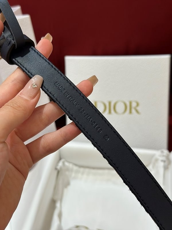 디올 Saddle 벨트 [매장가 83만원대]