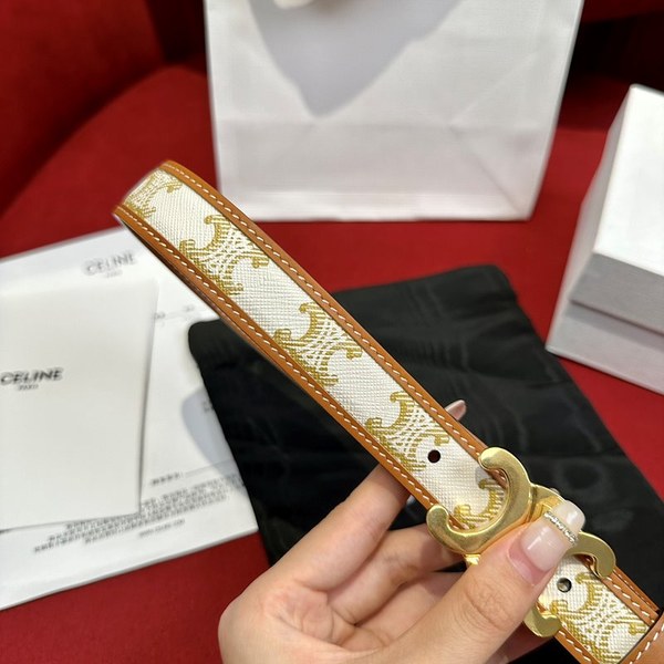 셀린느 미디엄 트리옹프 벨트 [매장가 90만원대]