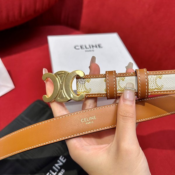 셀린느 미디엄 트리옹프 벨트 [매장가 90만원대]