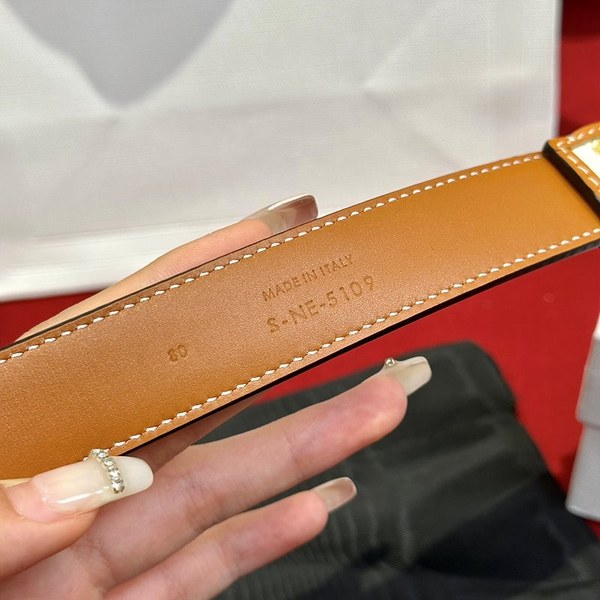 셀린느 미디엄 트리옹프 벨트 [매장가 90만원대]