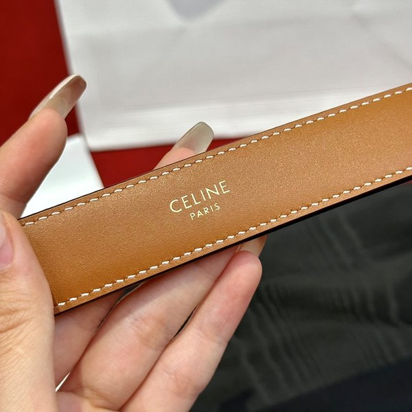 셀린느 미디엄 트리옹프 벨트 [매장가 90만원대]