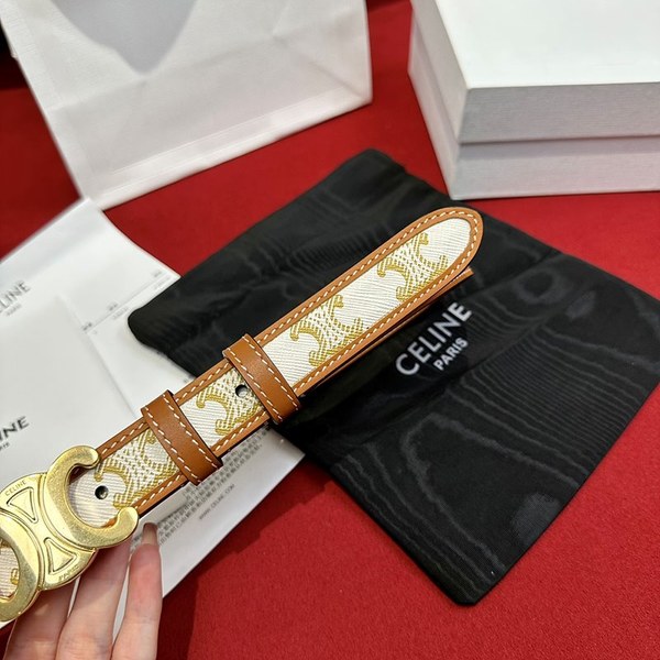 셀린느 미디엄 트리옹프 벨트 [매장가 90만원대]