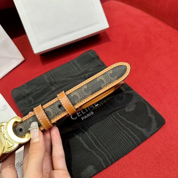 셀린느 미디엄 트리옹프 벨트 [매장가 90만원대]