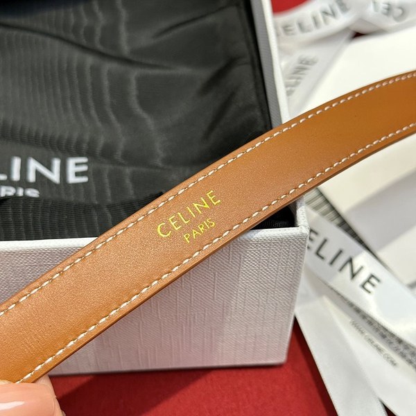 셀린느 미디엄 트리옹프 벨트 [매장가 90만원대]