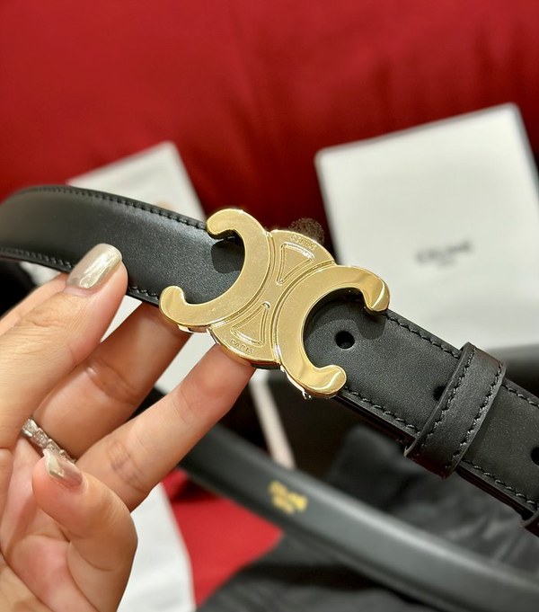 셀린느 스몰 트리옹프 벨트 [매장가 84만원대]