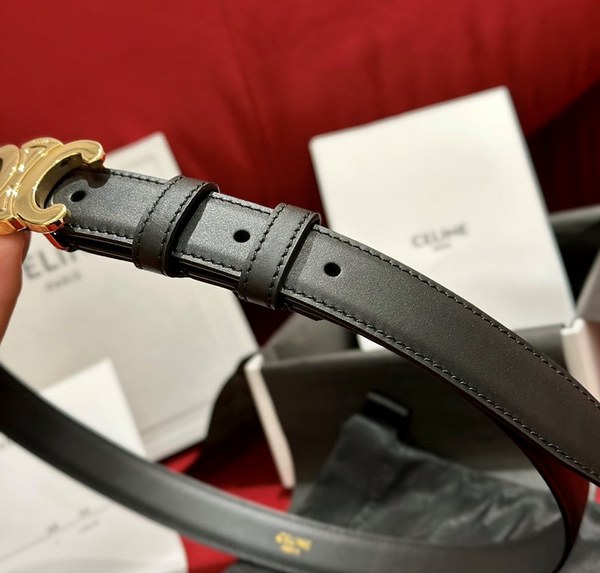 셀린느 스몰 트리옹프 벨트 [매장가 84만원대]