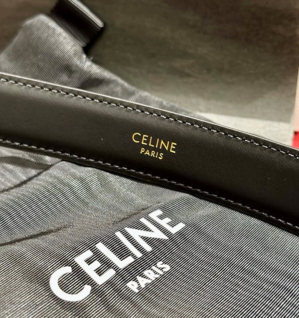 셀린느 스몰 트리옹프 벨트 [매장가 84만원대]