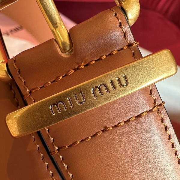 미우미우 가죽 벨트 [매장가 83만원대]