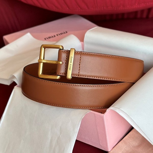 미우미우 가죽 벨트 [매장가 83만원대]