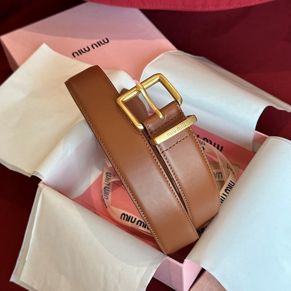 미우미우 가죽 벨트 [매장가 83만원대]