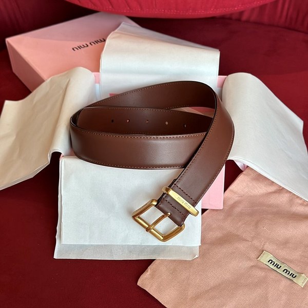 미우미우 가죽 벨트 [매장가 83만원대]