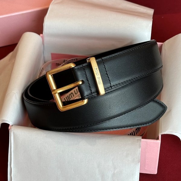 미우미우 가죽 벨트 [매장가 83만원대]