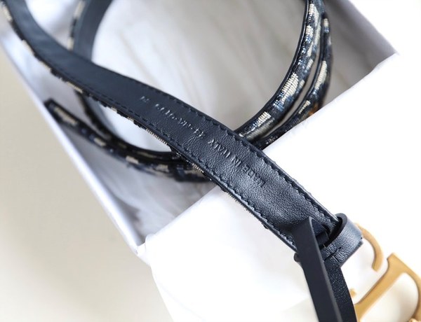 디올 Saddle 벨트[매장가90만원대]