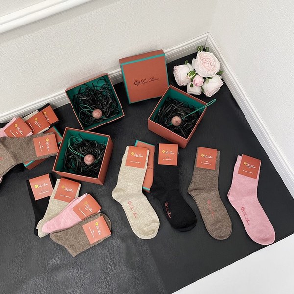로로피아나 양말 4세트 [매장가 120만원대]