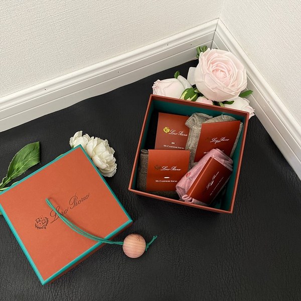 로로피아나 양말 4세트 [매장가 120만원대]