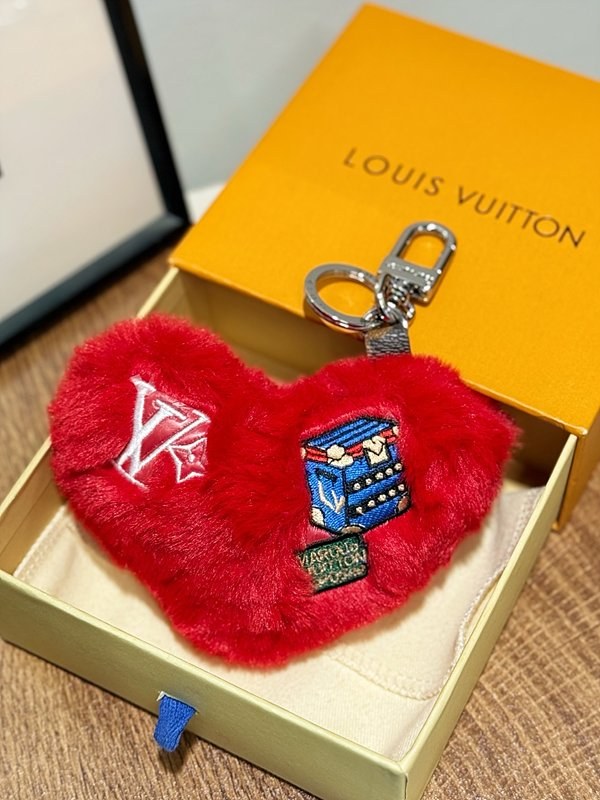 루이비통 럭키 하트 백 참 [매장가 100만원대]