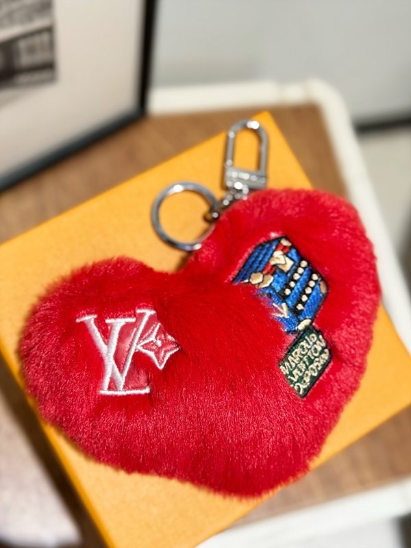 루이비통 럭키 하트 백 참 [매장가 100만원대]